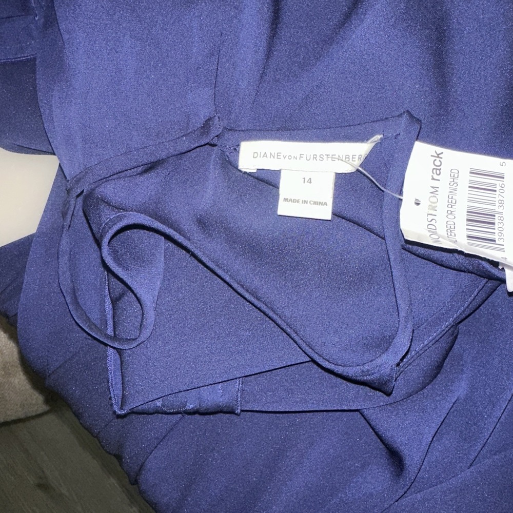 Diane Von Furstenberg Davin Silk Jumpsuit Size 14 Navy Tie Waist Wide Leg Halter - Picture 10 of 12